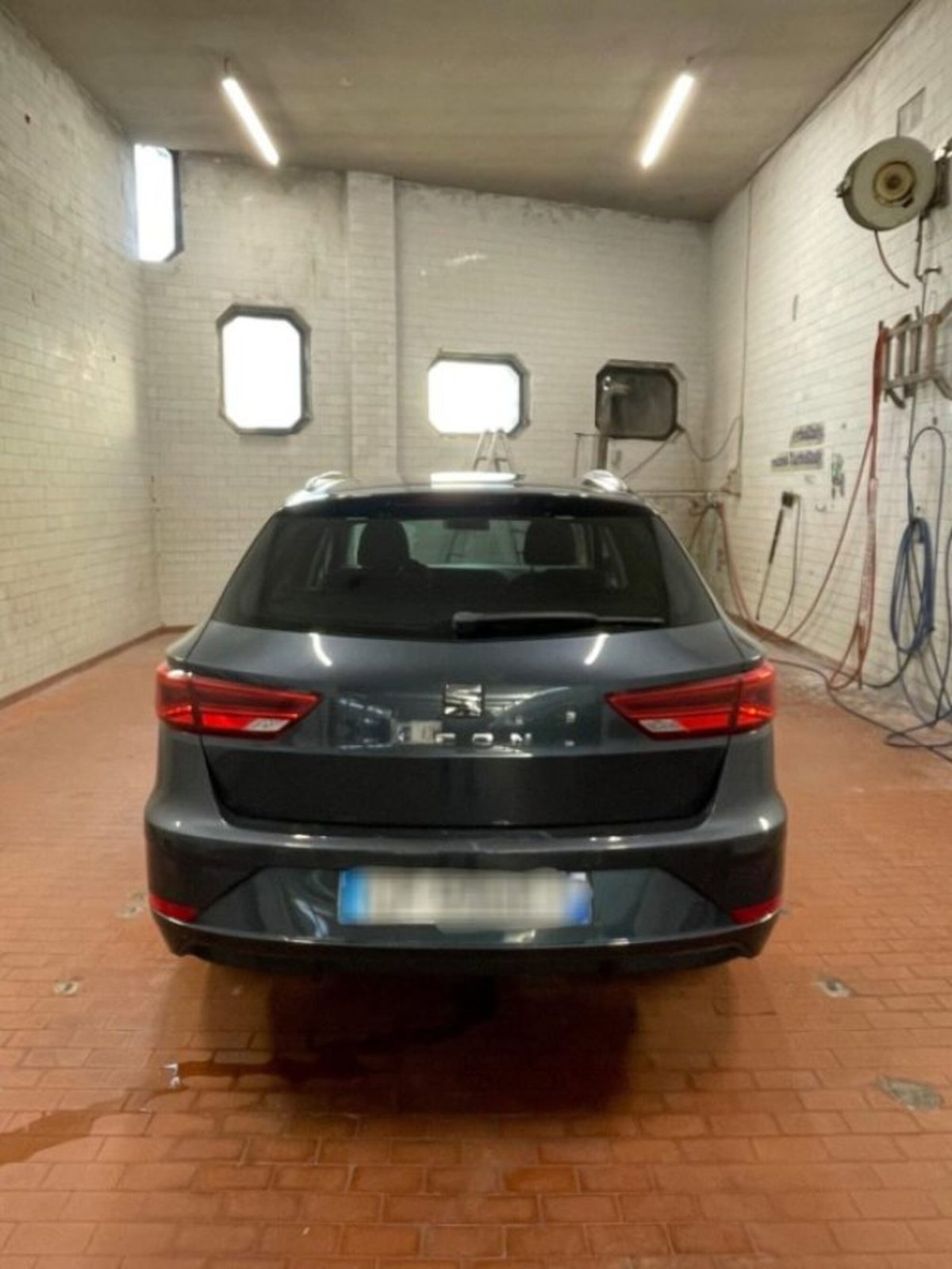 SEAT Leon ST 1.6 TDI 115 CV Business (17)