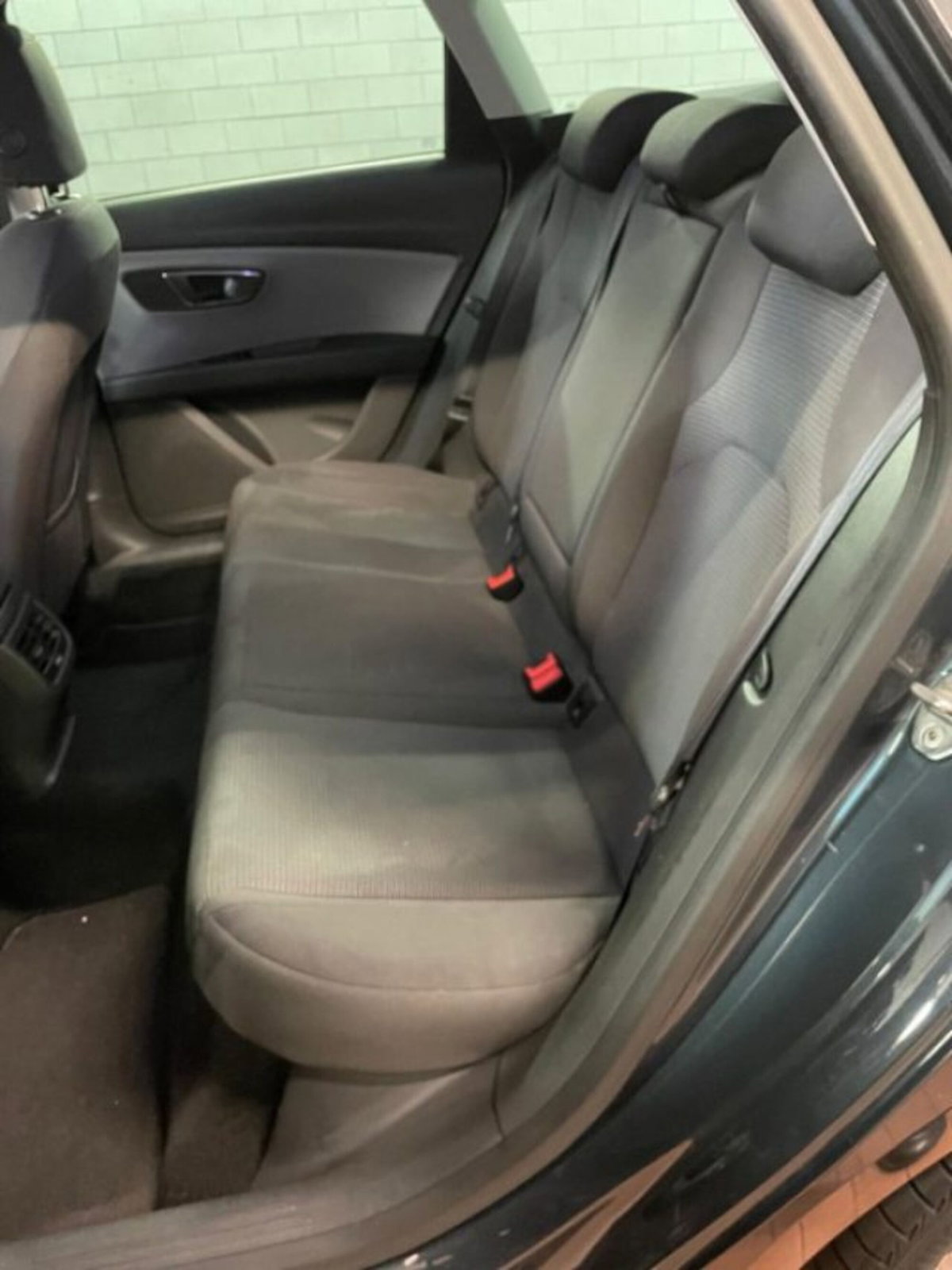SEAT Leon ST 1.6 TDI 115 CV Business (3)