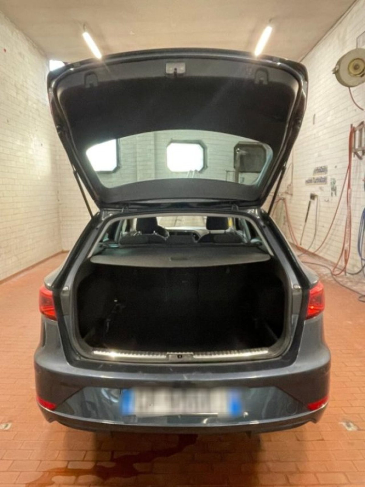 SEAT Leon ST 1.6 TDI 115 CV Business (14)