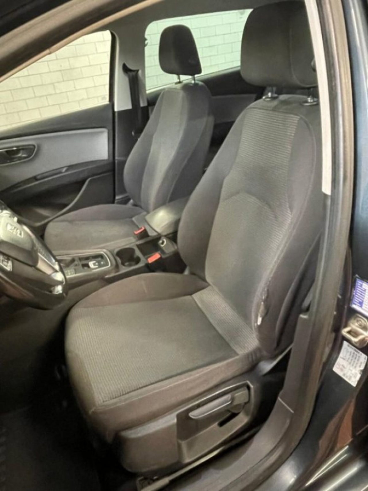 SEAT Leon ST 1.6 TDI 115 CV Business (9)