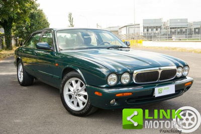 Jaguar XJ8 3.2 cat LWB usata