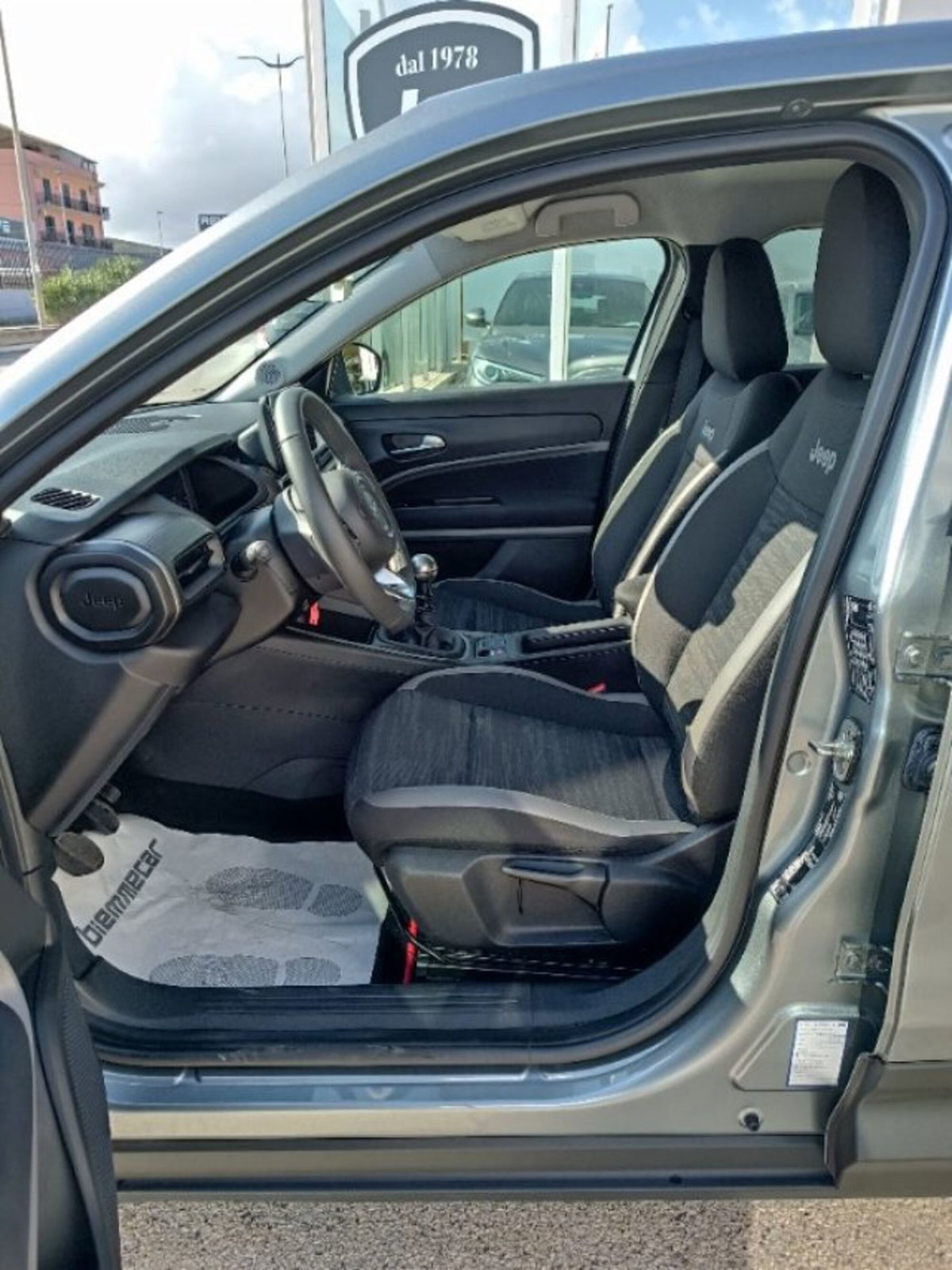 Jeep Avenger 1.2 turbo Summit fwd 100cv (15)