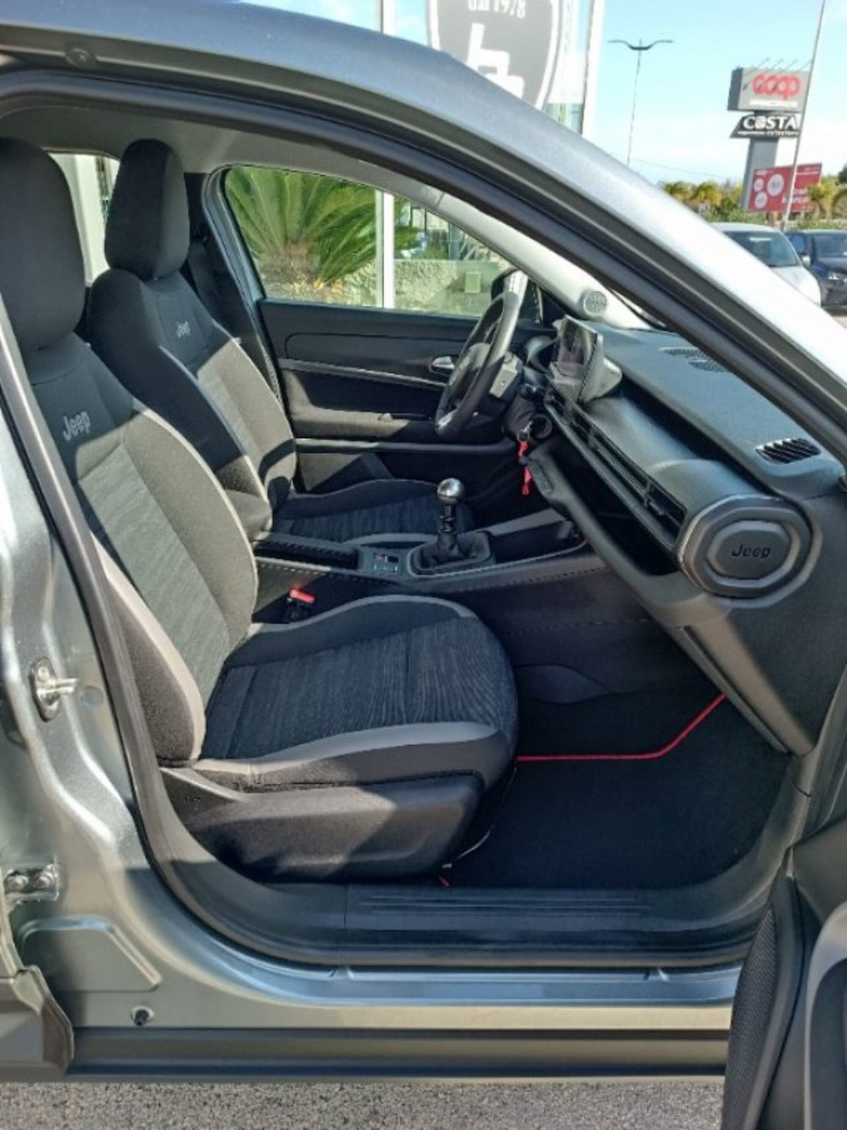 Jeep Avenger 1.2 turbo Summit fwd 100cv (20)