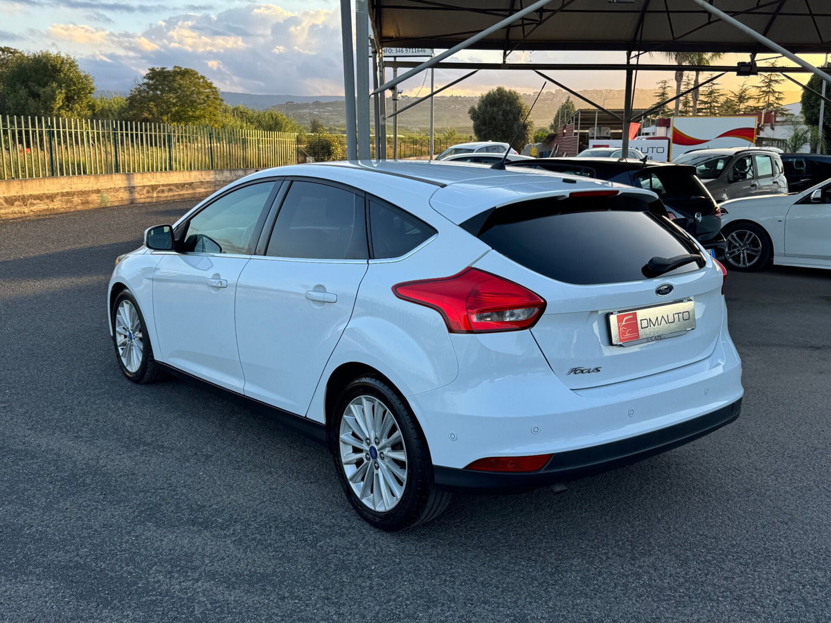 Ford Focus 1.5 TDCi 95 CV Start&Stop Titanium (4)