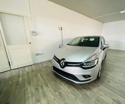 Renault Clio dCi 8V 90 CV 5 porte Moschino Intens usata