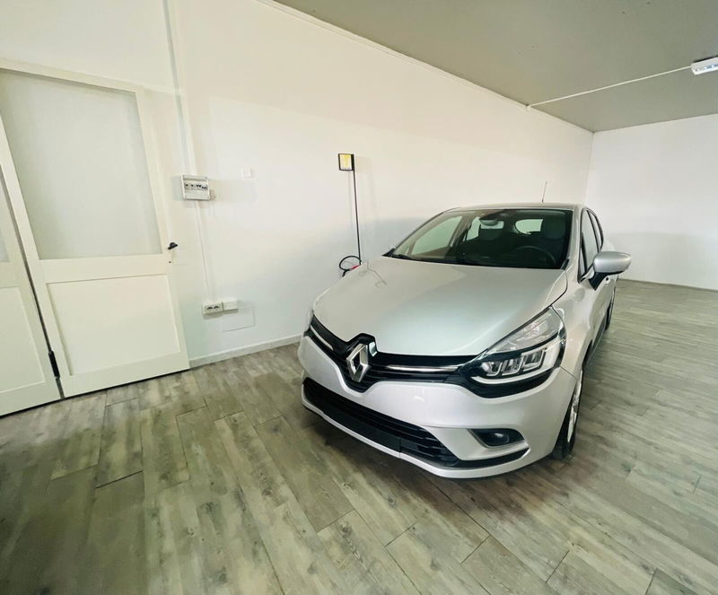 Renault Clio dCi 8V 90 CV 5 porte Moschino Intens