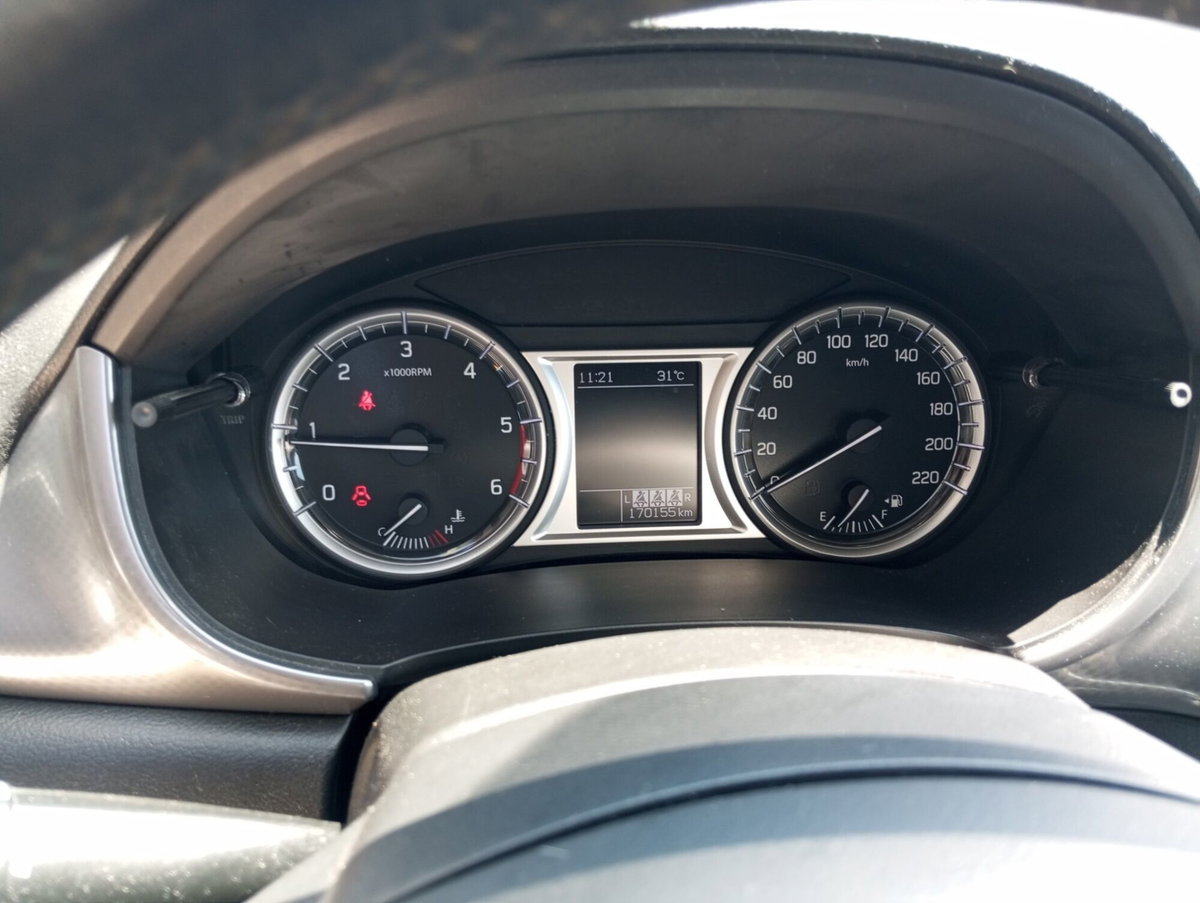 Suzuki Vitara 1.6 DDiS V-Cool (12)