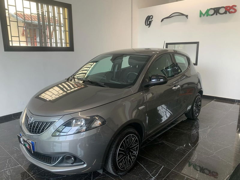 Lancia Ypsilon 1.0 FireFly 5 porte S&S Hybrid Gold Plus