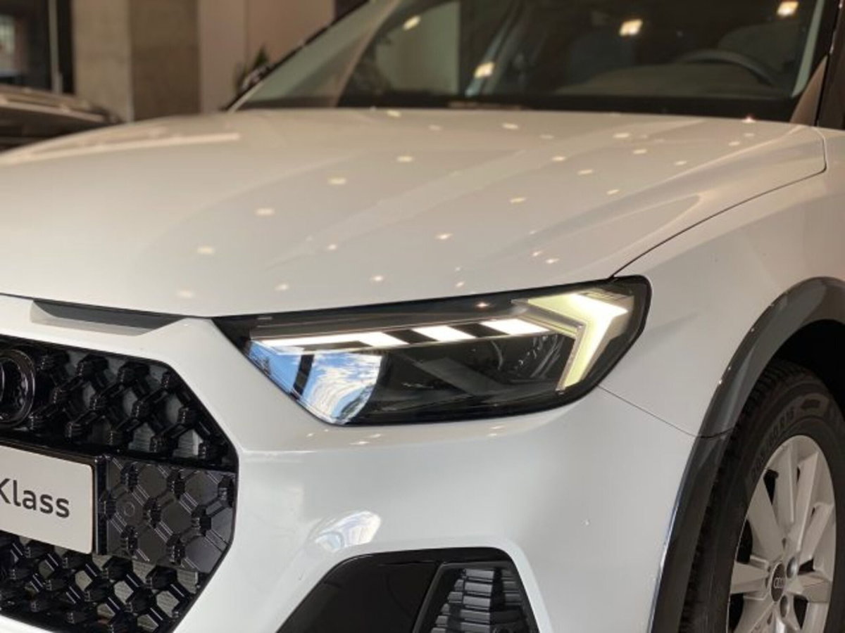 Audi A1 allstreet allstreet 30 TFSI S tronic Identity Contrast (5)