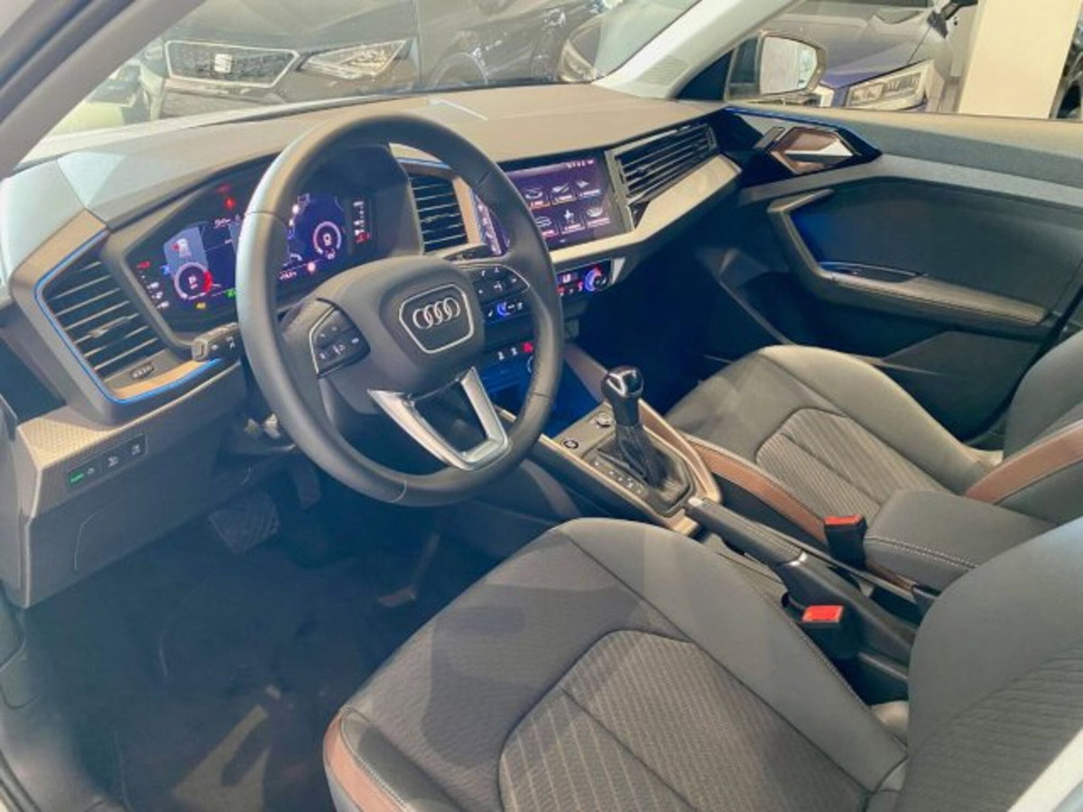 Audi A1 allstreet allstreet 30 TFSI S tronic Identity Contrast (9)