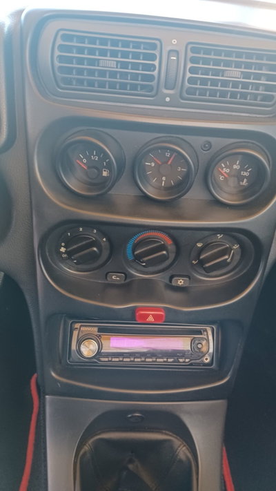 Alfa Romeo Gtv 2.0i 16V Twin Spark cat (8)