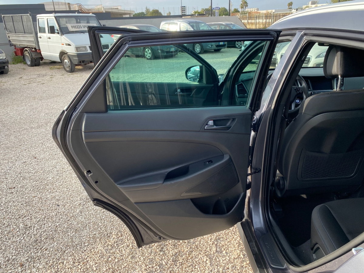 Hyundai Tucson 1.7 CRDi DCT XPossible (13)