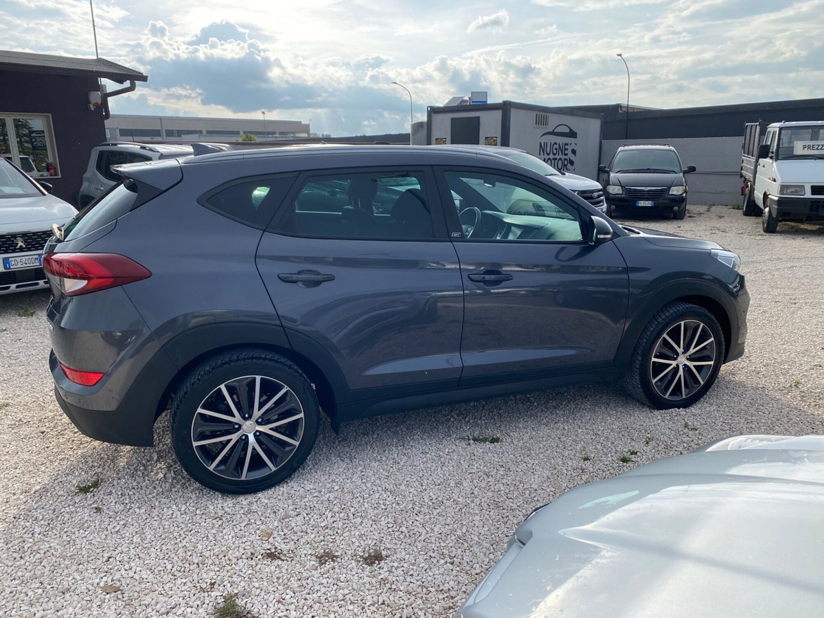 Hyundai Tucson 1.7 CRDi DCT XPossible (2)