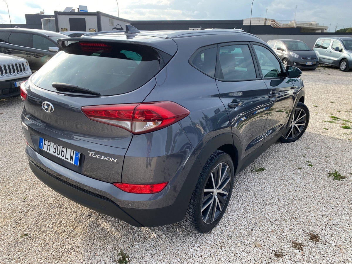 Hyundai Tucson 1.7 CRDi DCT XPossible (3)