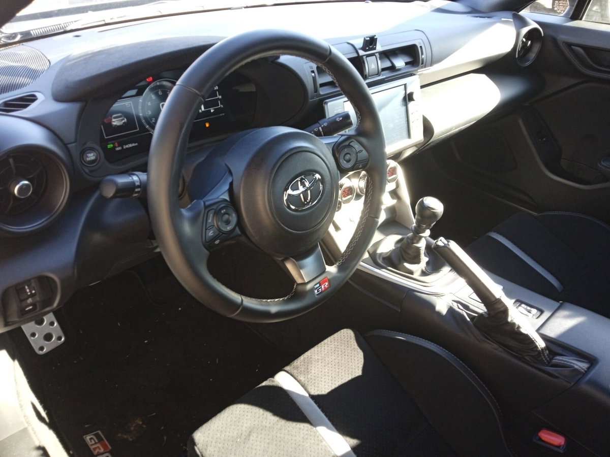Toyota GR86 2.Premium Sport A/T (16)