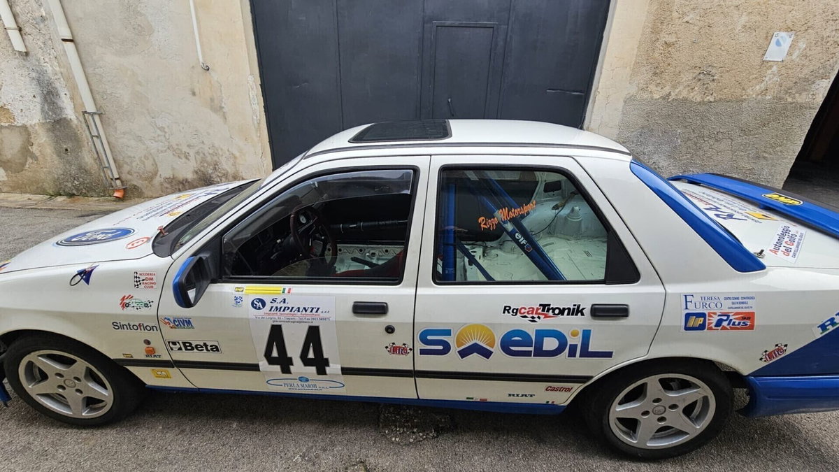 Ford Sierra RS Cosworth 3 porte (4)