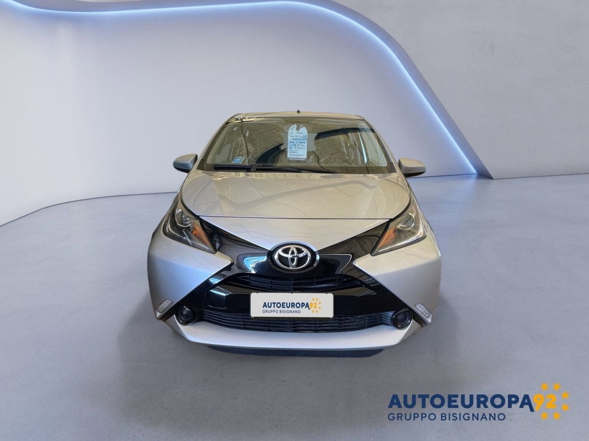 Toyota Aygo 1.0 VVT-i 69 CV 5 porte x-pure (2)