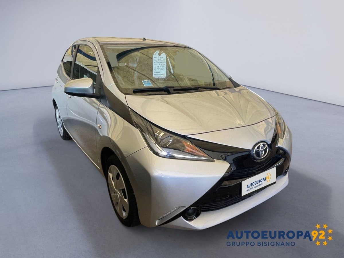 Toyota Aygo 1.0 VVT-i 69 CV 5 porte x-pure (3)
