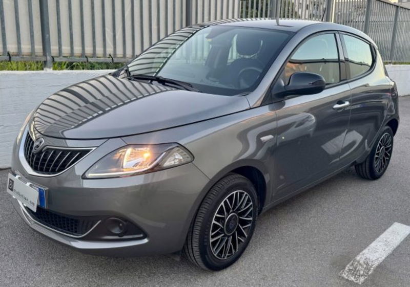 Lancia Ypsilon 1.0 FireFly 5 porte S&S Hybrid Gold Plus