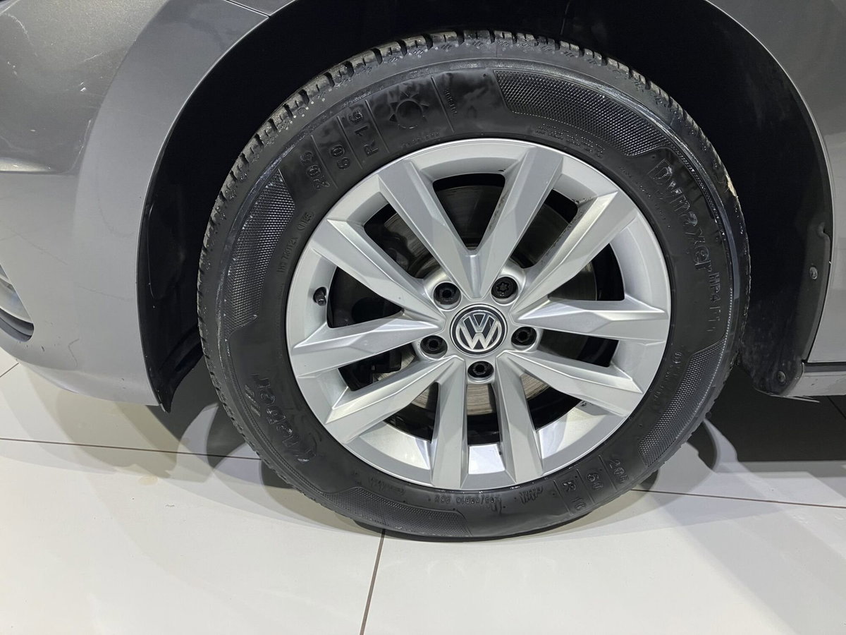 Volkswagen Touran 2.0 TDI 150 CV SCR Comfortline BlueMotion Technology (17)