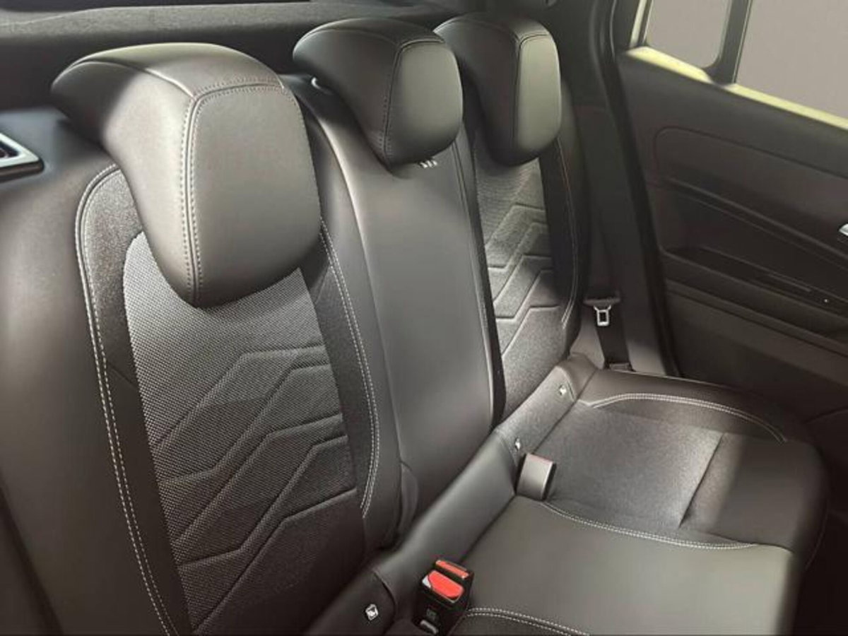 Jeep Avenger 1.2 turbo e-hybrid mhev Summit fwd 110cv edct6 (13)