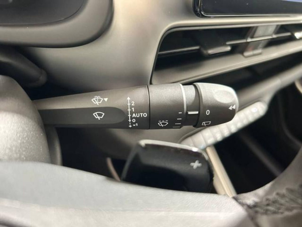 Jeep Avenger 1.2 turbo e-hybrid mhev Summit fwd 110cv edct6 (16)