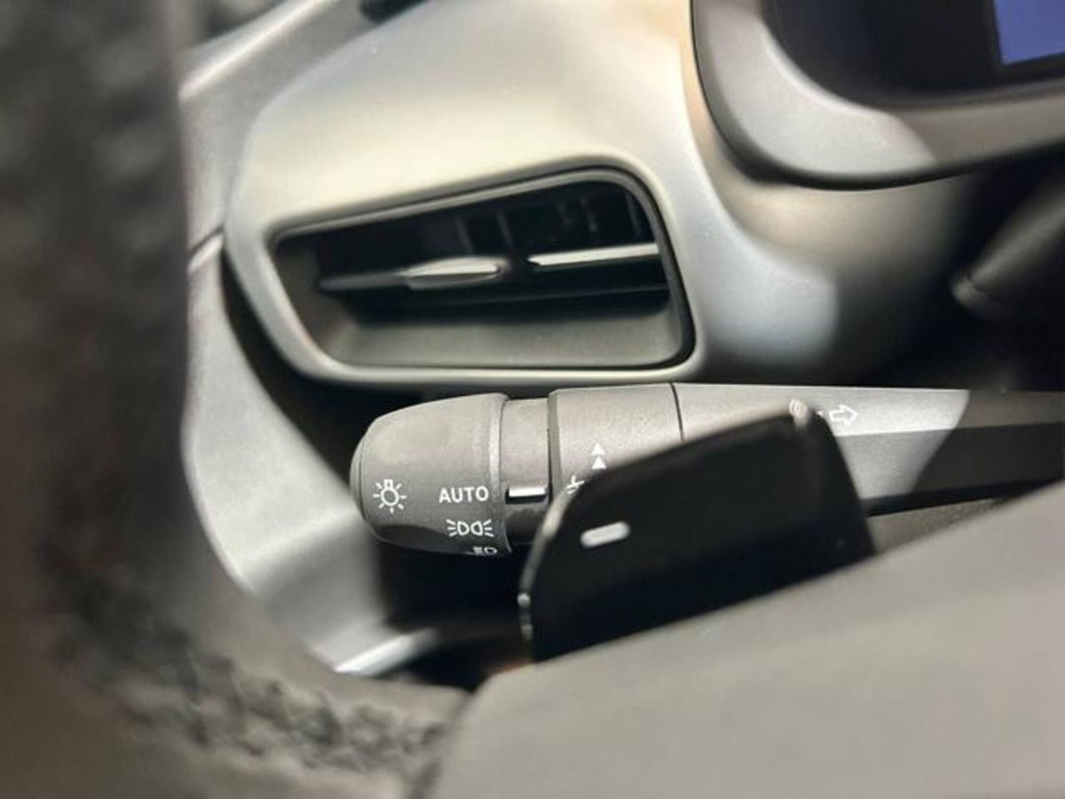 Jeep Avenger 1.2 turbo e-hybrid mhev Summit fwd 110cv edct6 (17)