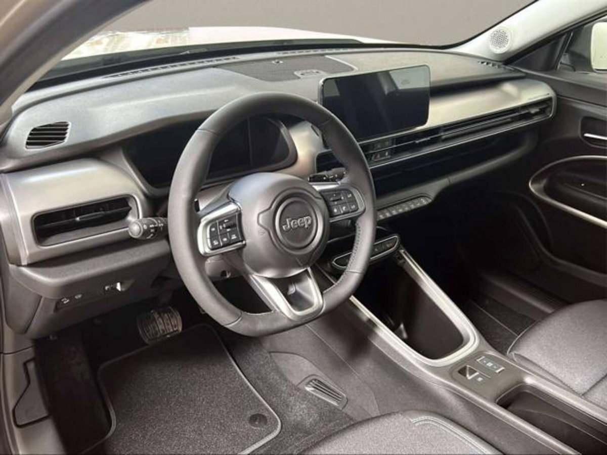 Jeep Avenger 1.2 turbo e-hybrid mhev Summit fwd 110cv edct6 (19)
