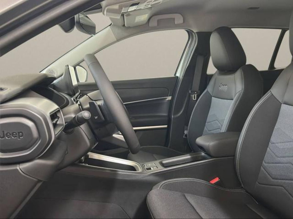 Jeep Avenger 1.2 turbo e-hybrid mhev Summit fwd 110cv edct6 (8)