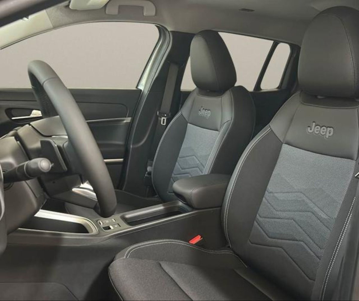 Jeep Avenger 1.2 turbo e-hybrid mhev Summit fwd 110cv edct6 (9)