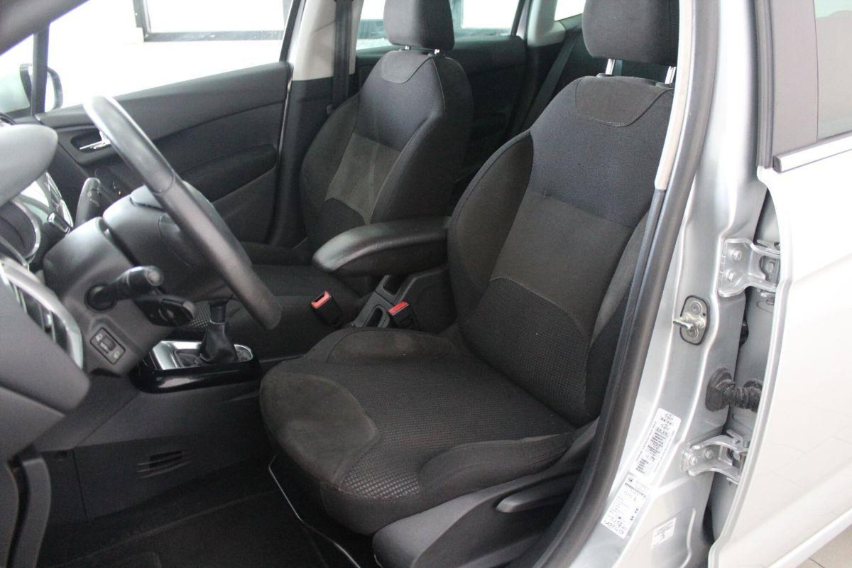 Citroen C3 1.6 HDi 90 Exclusive (11)