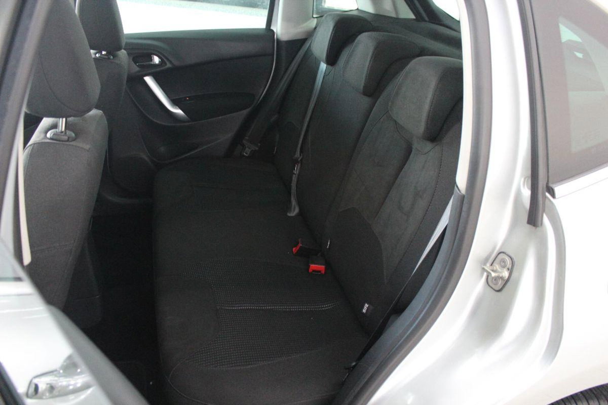 Citroen C3 1.6 HDi 90 Exclusive (12)