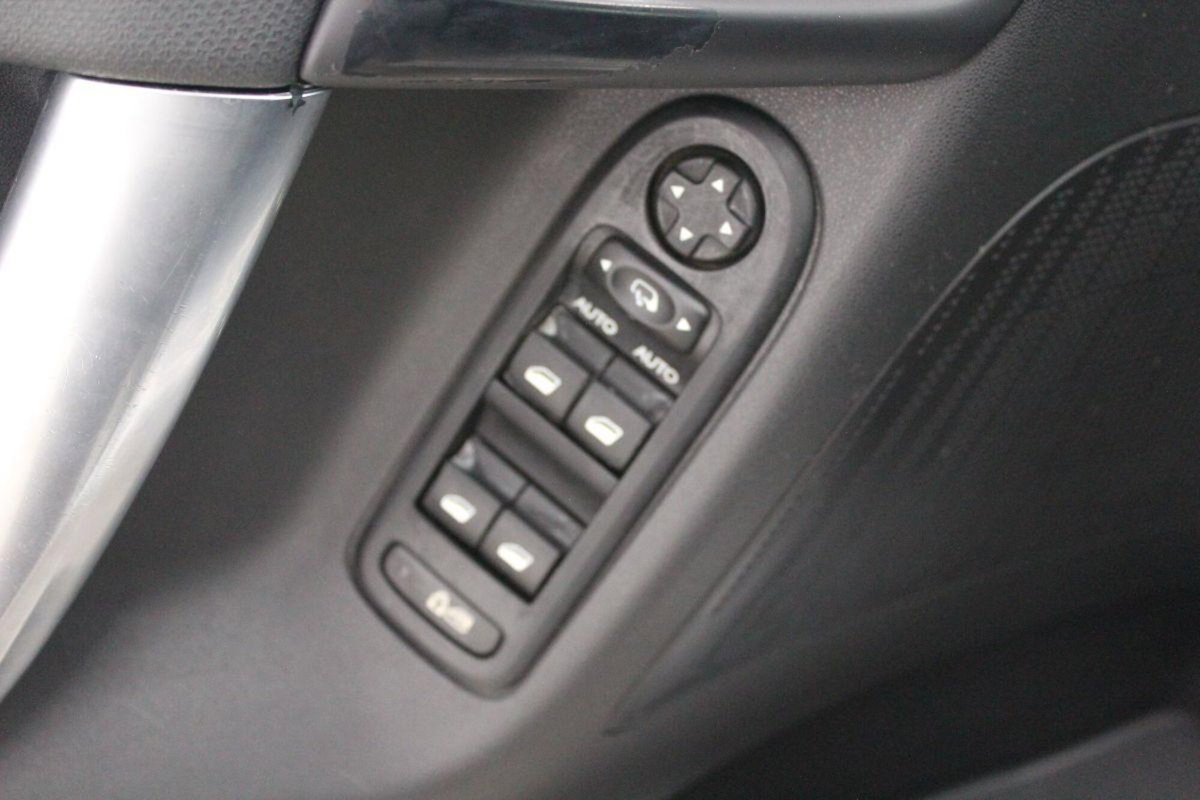 Citroen C3 1.6 HDi 90 Exclusive (17)