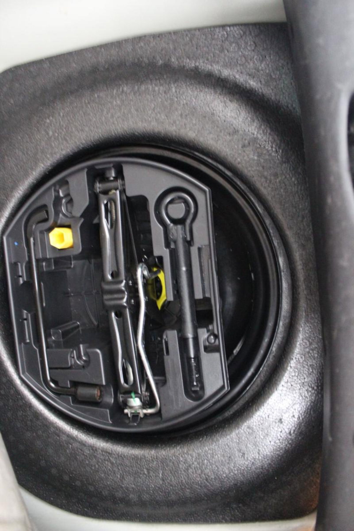 Citroen C3 1.6 HDi 90 Exclusive (19)