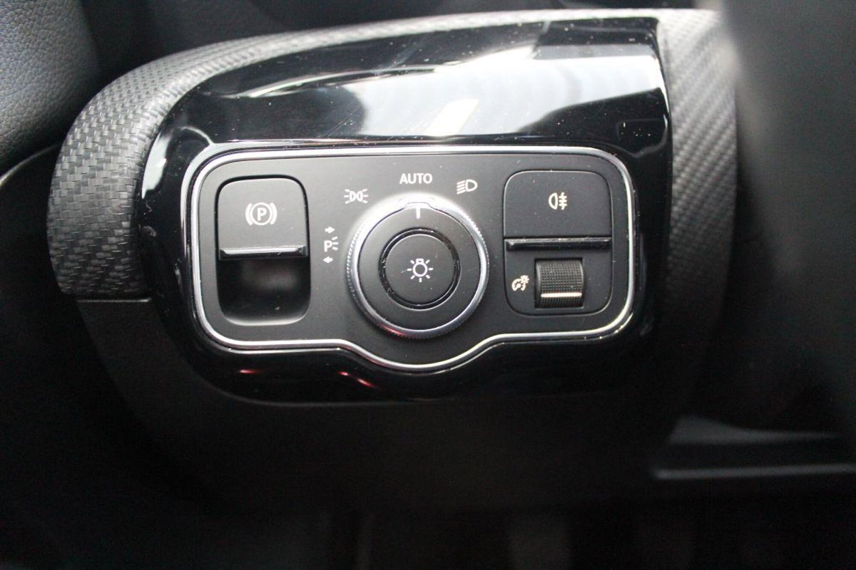 Mercedes-Benz Classe A 180 d Business (18)