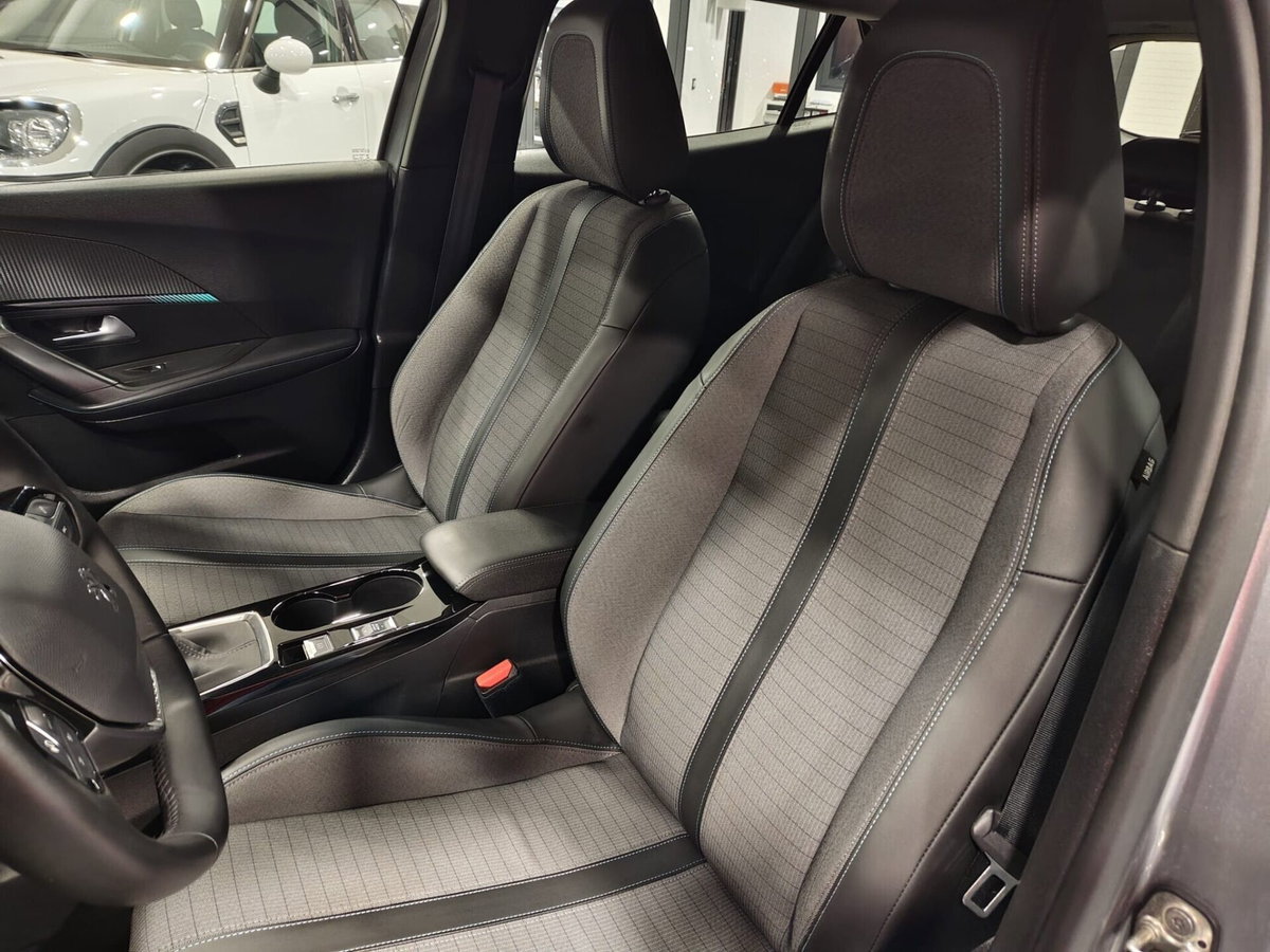 Peugeot 2008 BlueHDi 110 S&S Allure Pack (12)
