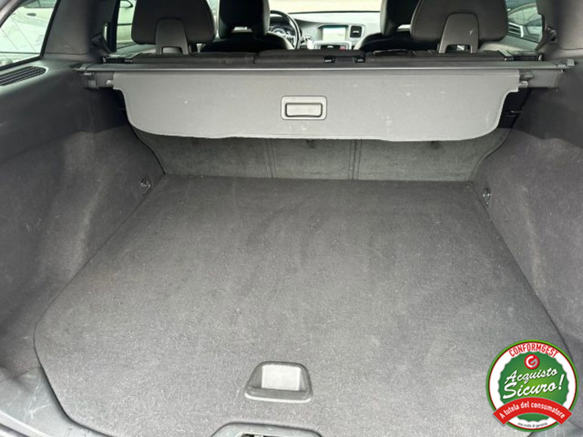 Volvo V60 Cross Country D3 Geartronic Momentum (10)