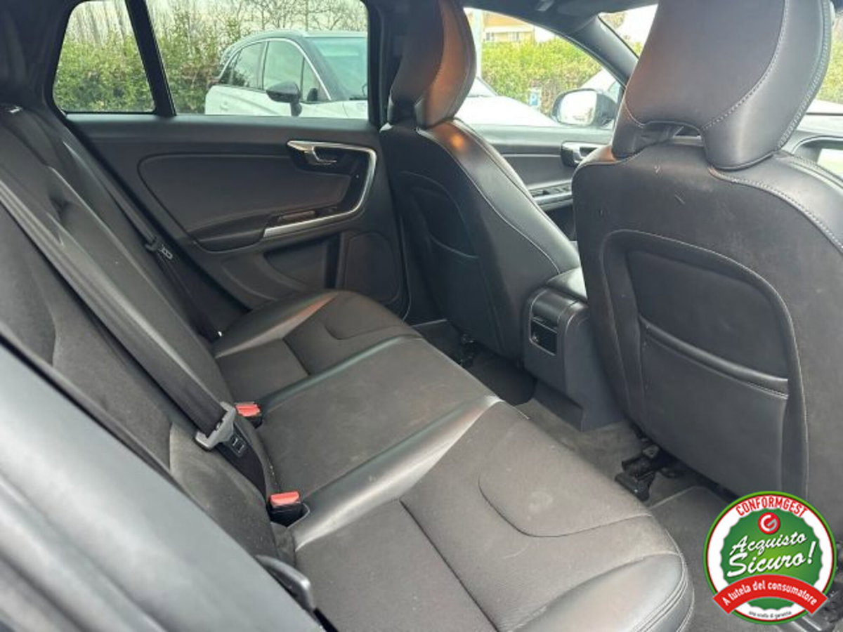 Volvo V60 Cross Country D3 Geartronic Momentum (11)