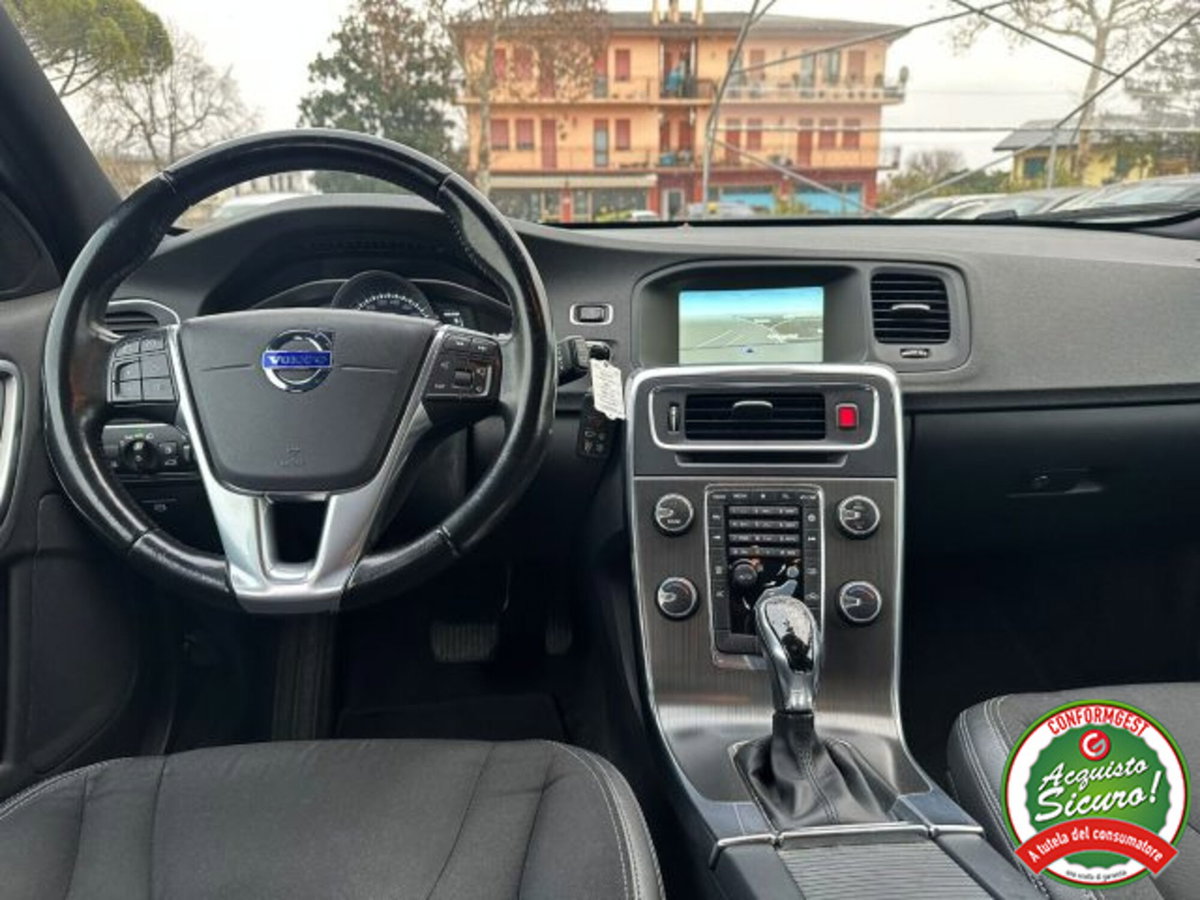 Volvo V60 Cross Country D3 Geartronic Momentum (13)