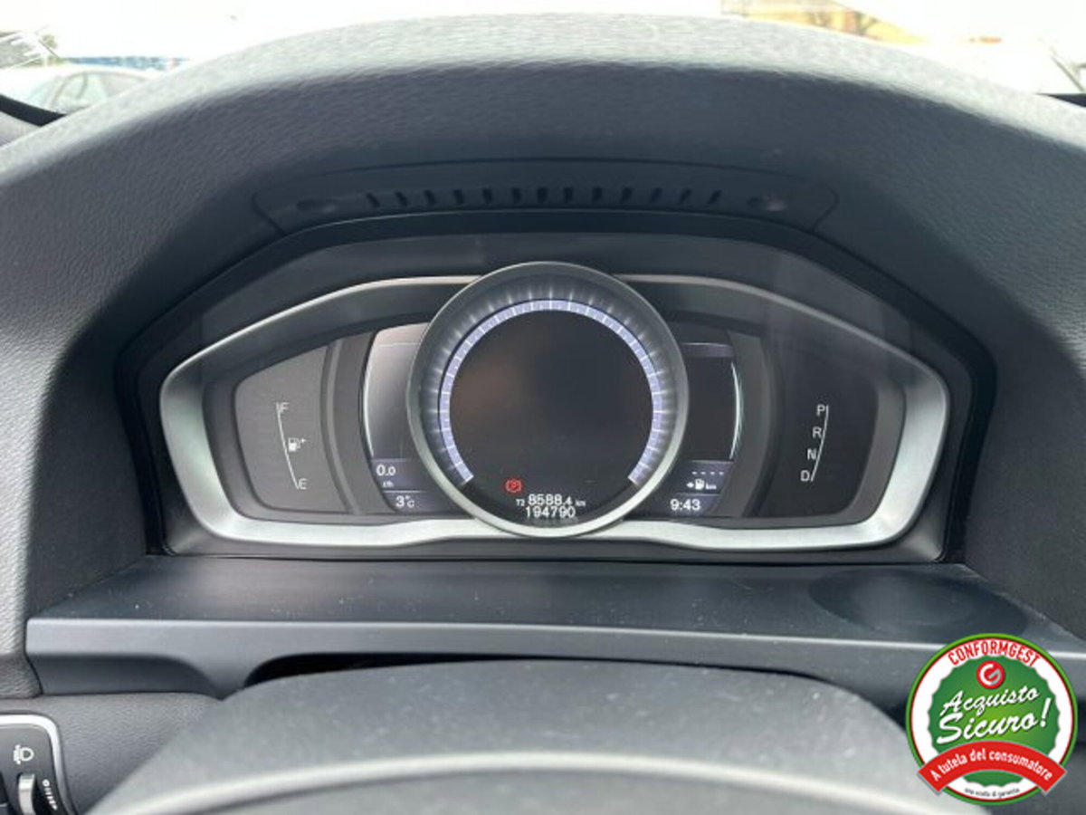 Volvo V60 Cross Country D3 Geartronic Momentum (14)