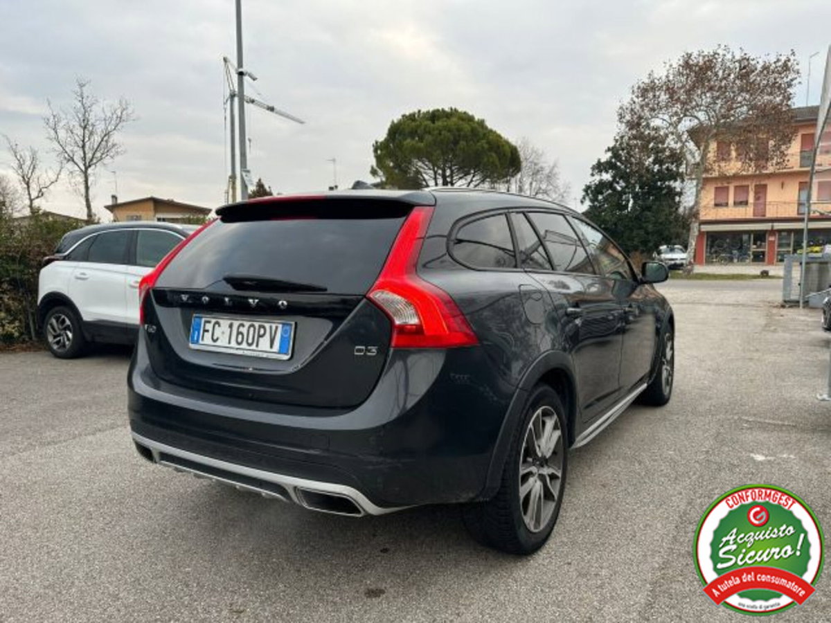 Volvo V60 Cross Country D3 Geartronic Momentum (4)
