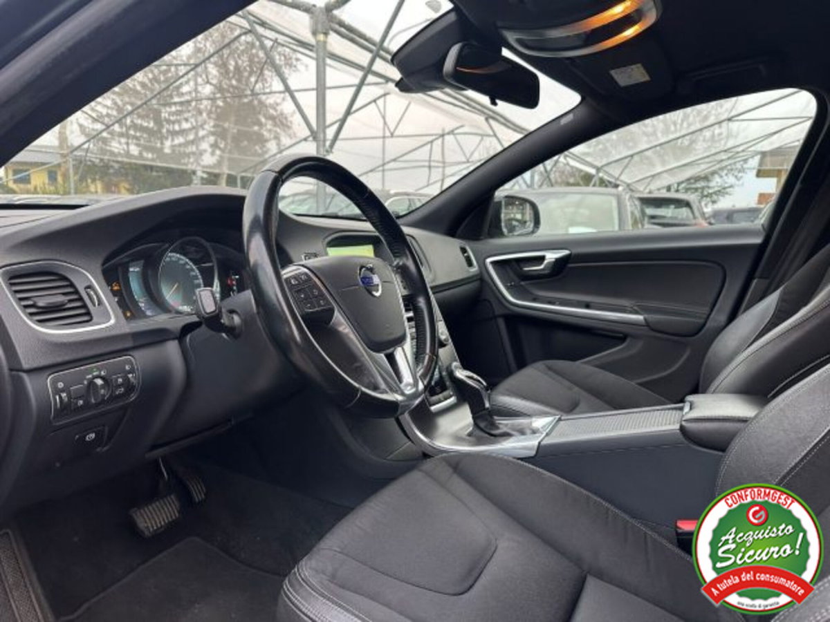 Volvo V60 Cross Country D3 Geartronic Momentum (7)