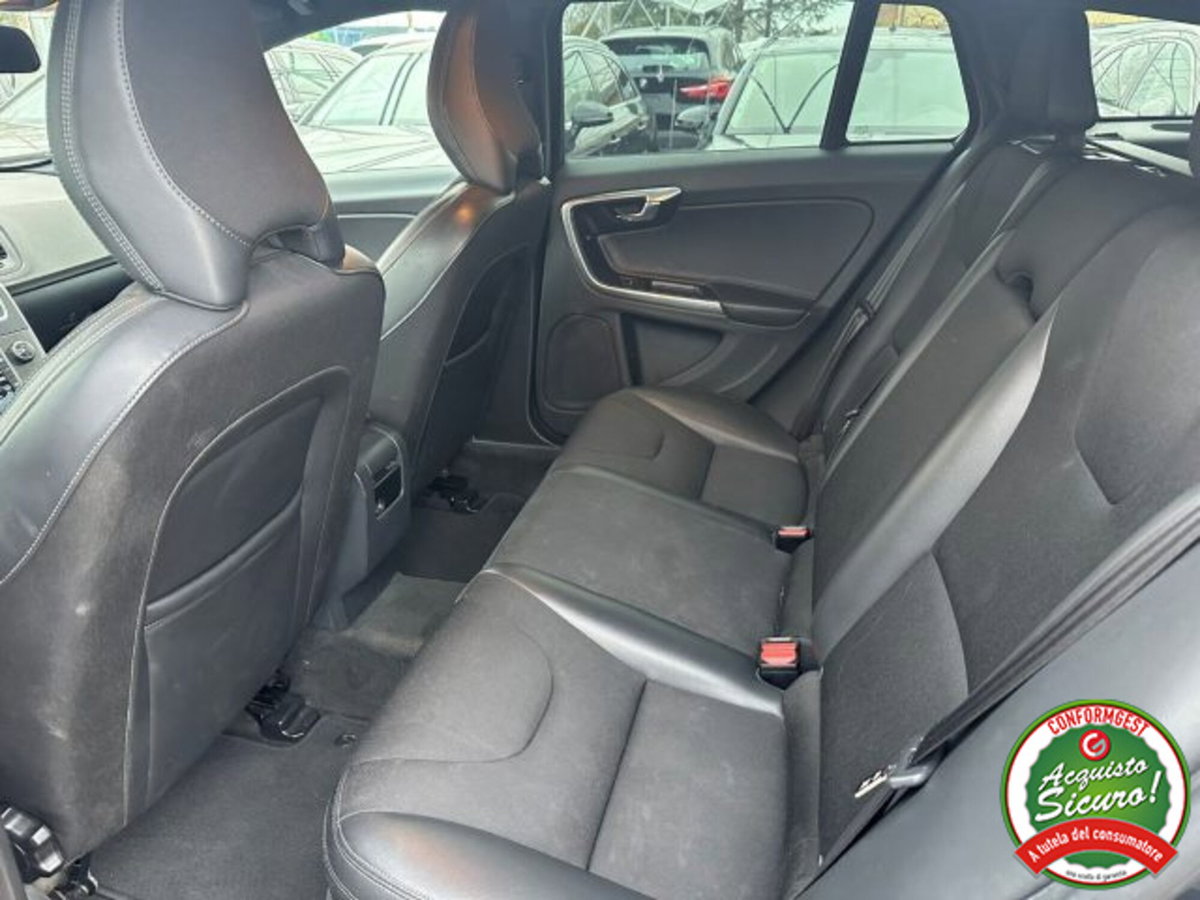 Volvo V60 Cross Country D3 Geartronic Momentum (8)