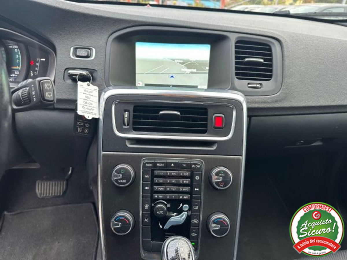 Volvo V60 Cross Country D3 Geartronic Momentum (9)