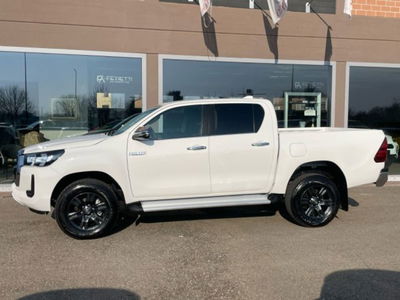 Toyota Hilux 2.8 d-4d 48V double cab Lounge auto nuovo