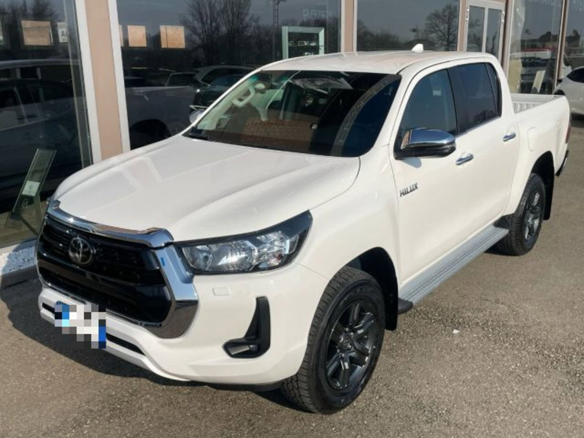 Toyota Hilux 2.8 d-4d 48V double cab Lounge auto