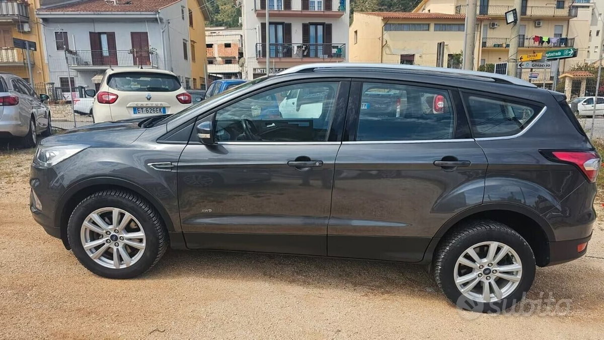 Ford Kuga 2.0 TDCI 150 CV S&S 4WD Powershift ST-Line (11)