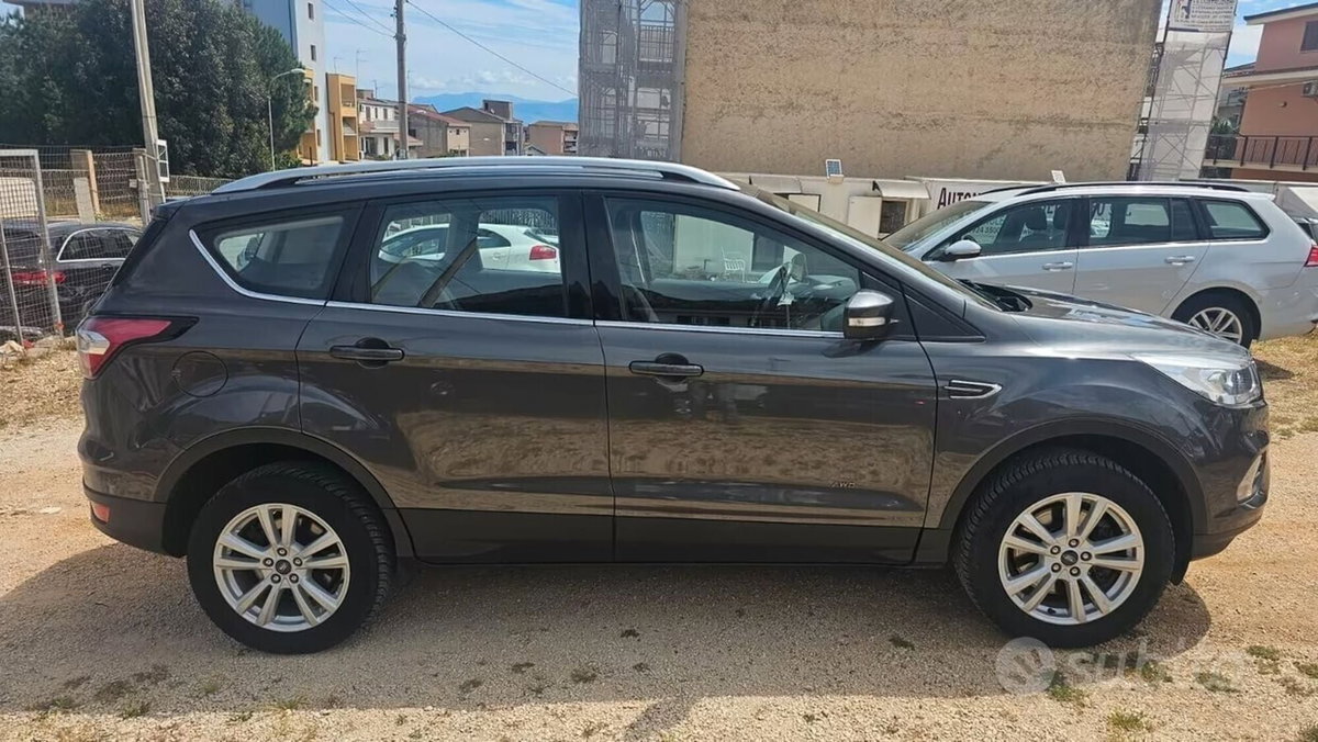 Ford Kuga 2.0 TDCI 150 CV S&S 4WD Powershift ST-Line (2)