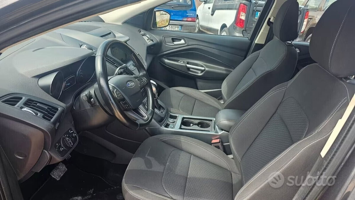 Ford Kuga 2.0 TDCI 150 CV S&S 4WD Powershift ST-Line (3)