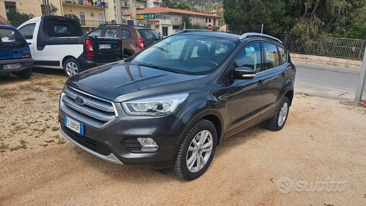Ford Kuga 2.0 TDCI 150 CV S&S 4WD Powershift ST-Line (5)
